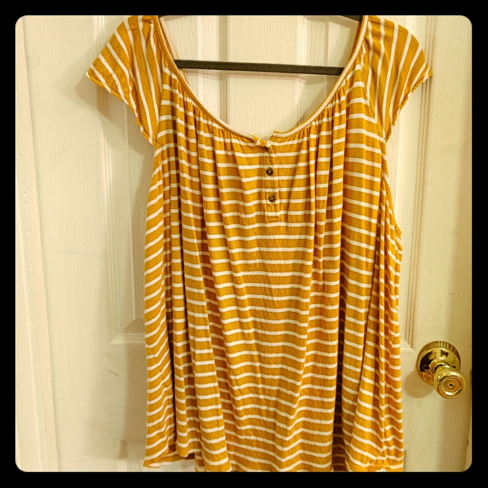 BUTTERY soft yellow casual top.